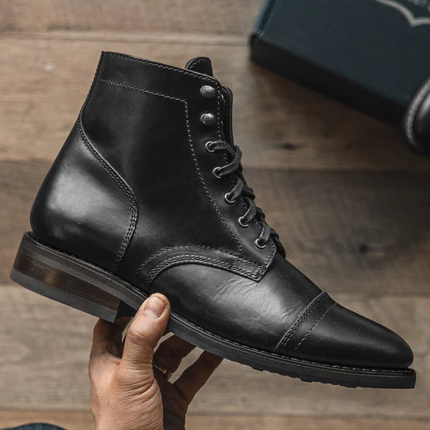 Men’s Captain Lace Up